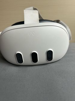 HEADSET ONLY — NO CONTROLLERS/CHARGER