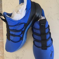 Pumas boys sneakers