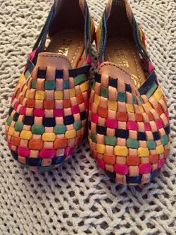 NWOT Girl Size Mex 17 / US Size 11 Colorful Leather Huaraches