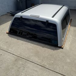 Leer 100 XR Toyota Tacoma 2005/2015 Long Bed 