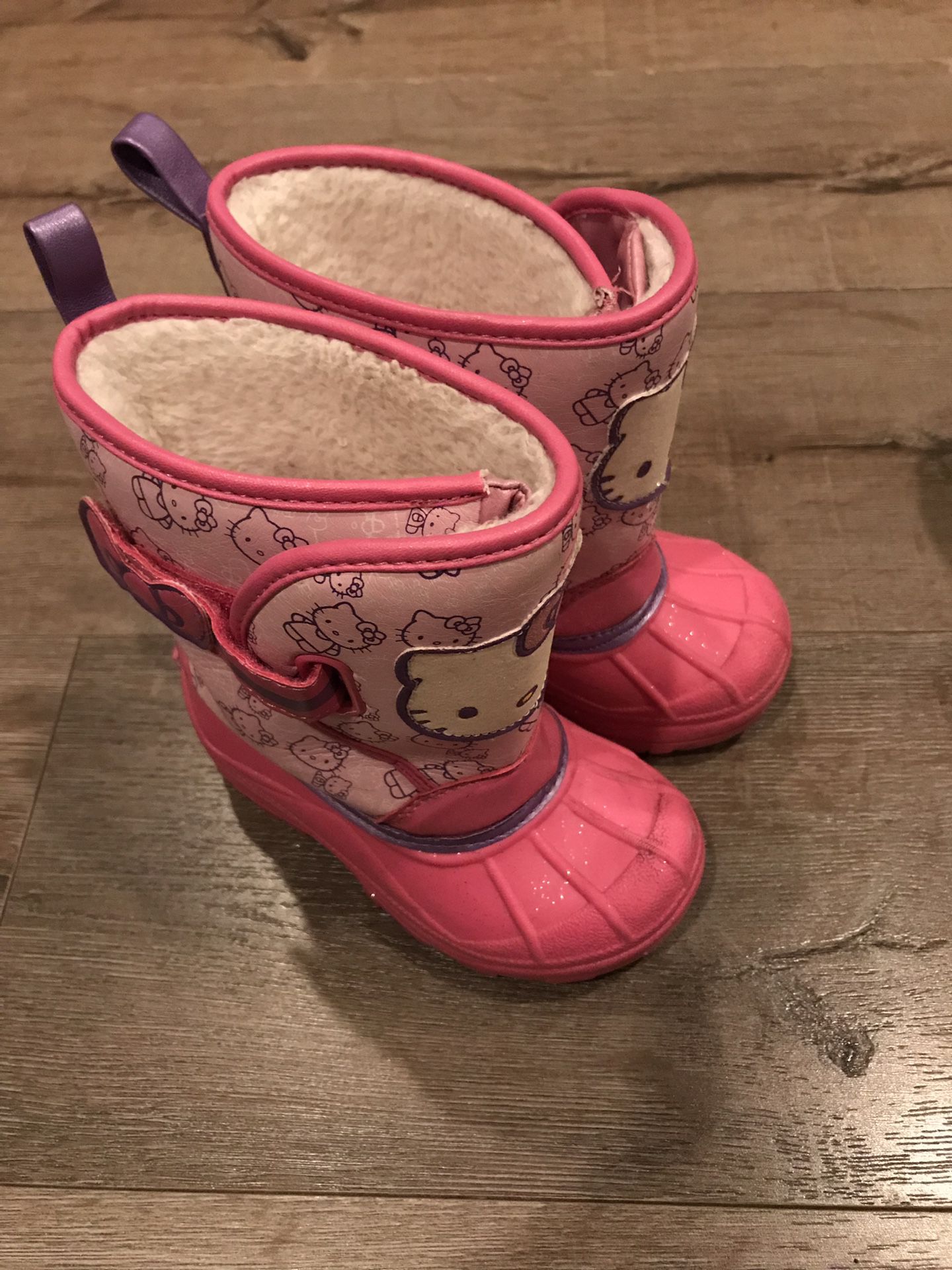 Hello Kitty snow boots kids size 7/8
