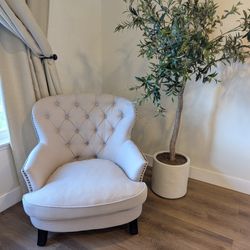 Accent chair Free Delivery If Local $125