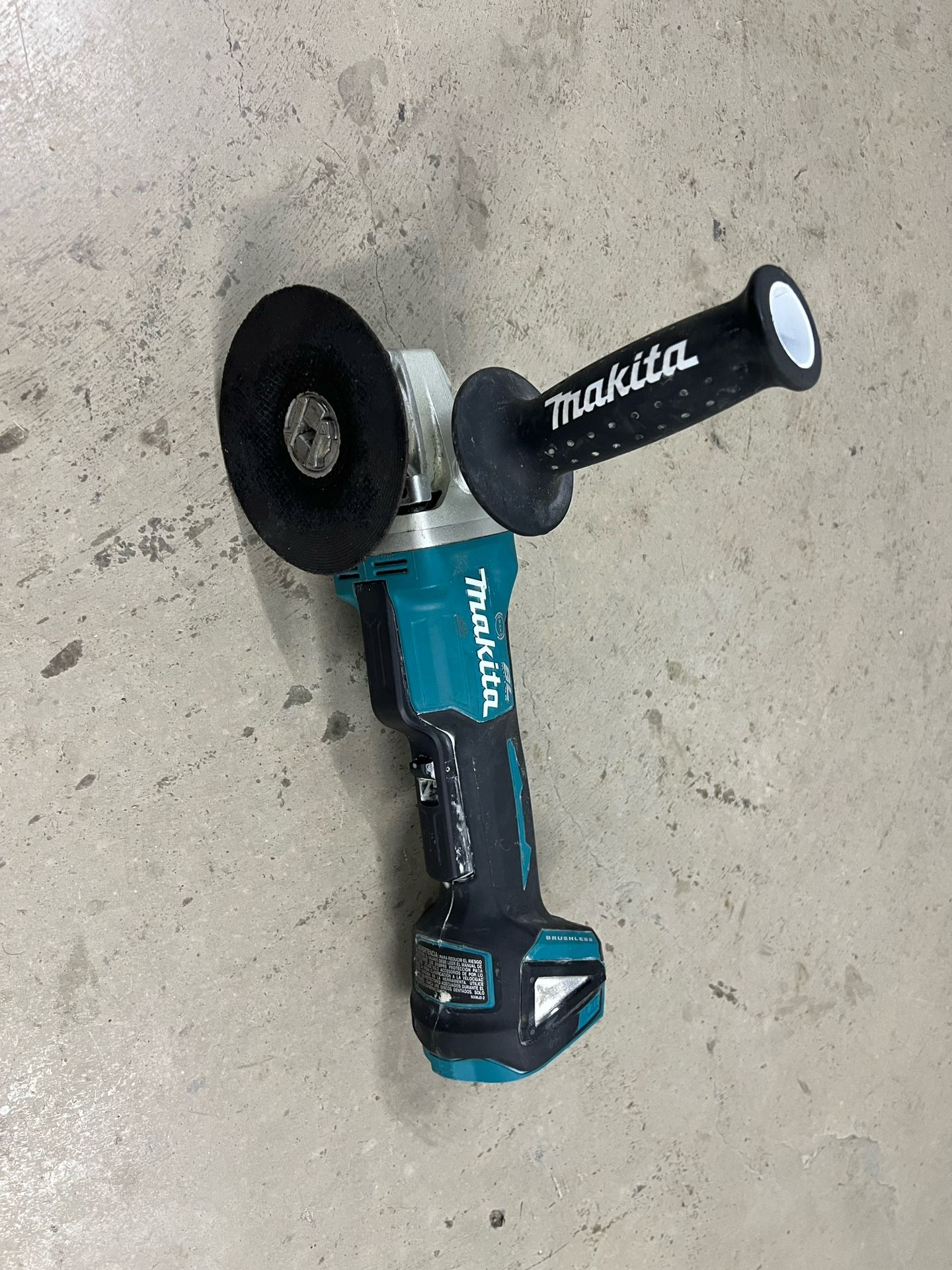 Makita XAG26 18V Brushless Angle Grinder
