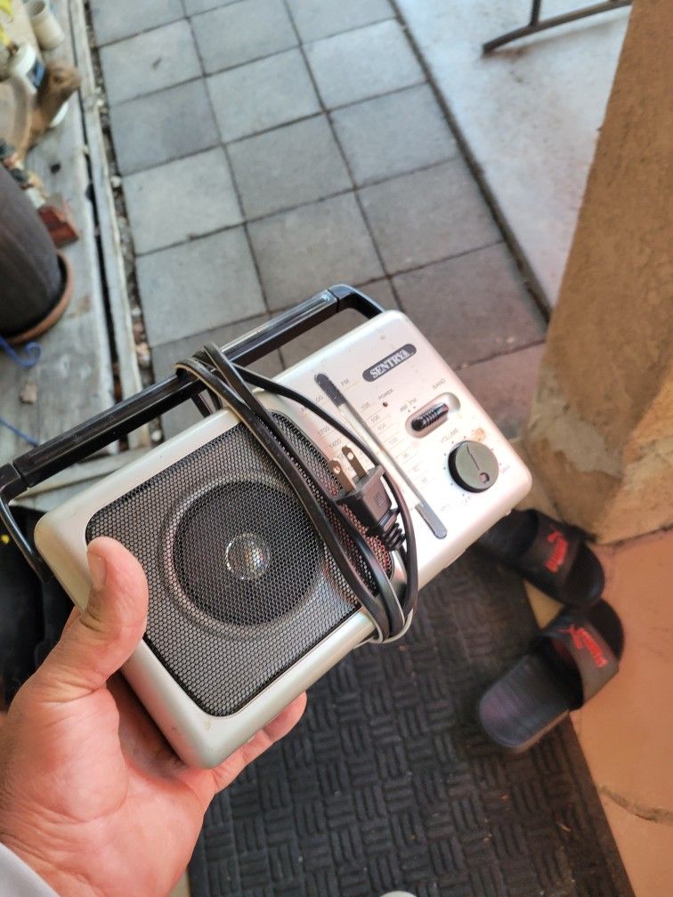 Centry Small Radio