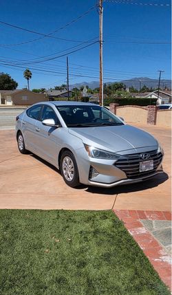 2019 hyundai Elantra SE  98k miles