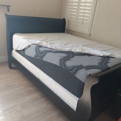 Queen bed