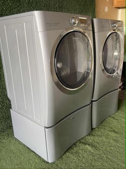 ELECTROLUX WASHER & DRYER SET