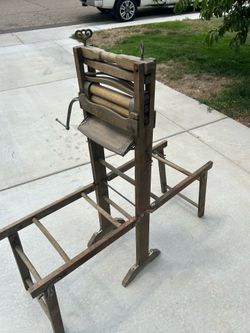 Antique Clothing ringer, Dryer farmhouse