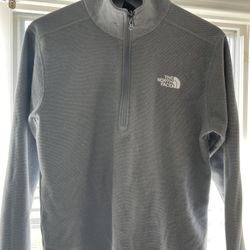 Mens North face Sweater Size Small