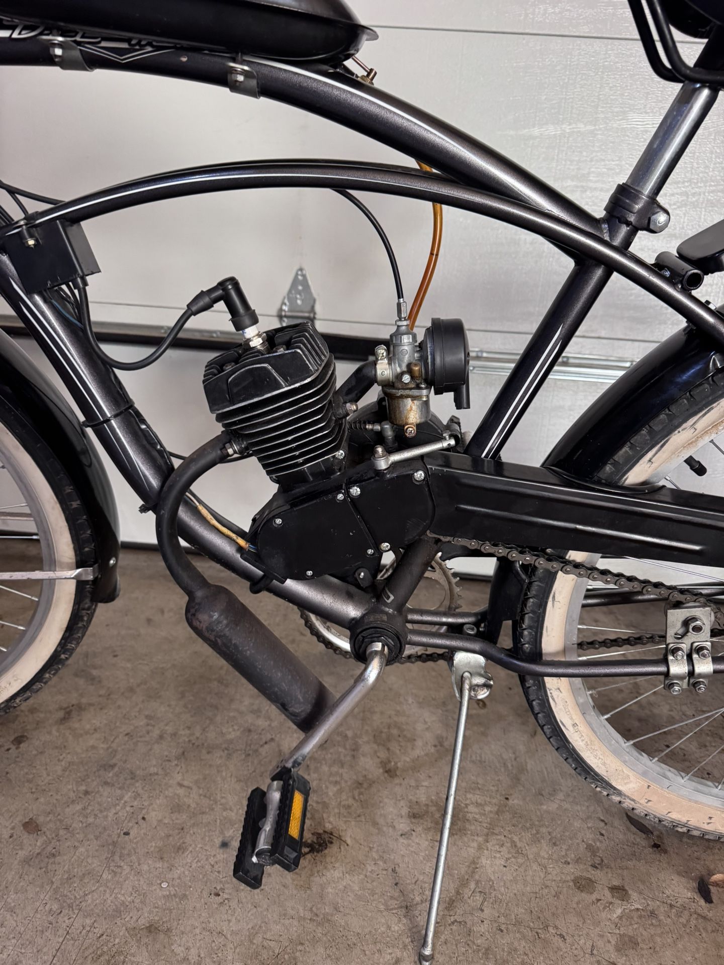 Schwinn Motorized Bicycle 26  Gas Powered, Runs Great