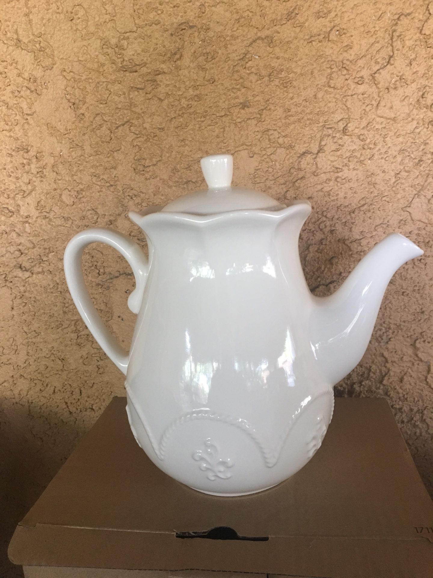 Marbella Tea/Coffee Pot—Princess House nueva