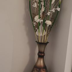 LARGE VACE Brass Color With Flowers 