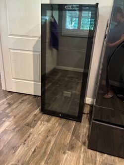 Whynter Black Glass Door Beverage Cooler