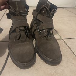 Represent the work boots 