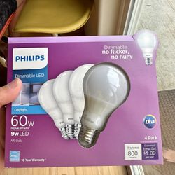 Philips LED- Dimmable A19 Light Bulb, EyeComfort Technology, 800 Lumen, Daylight (5000K)