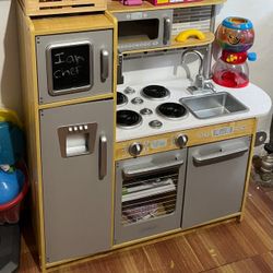 Kidkraft Uptown Natural Play Kitchen