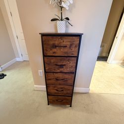 Vertical Dresser