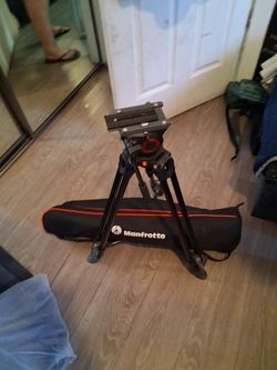 Manfrotto tri pod heavy duty black