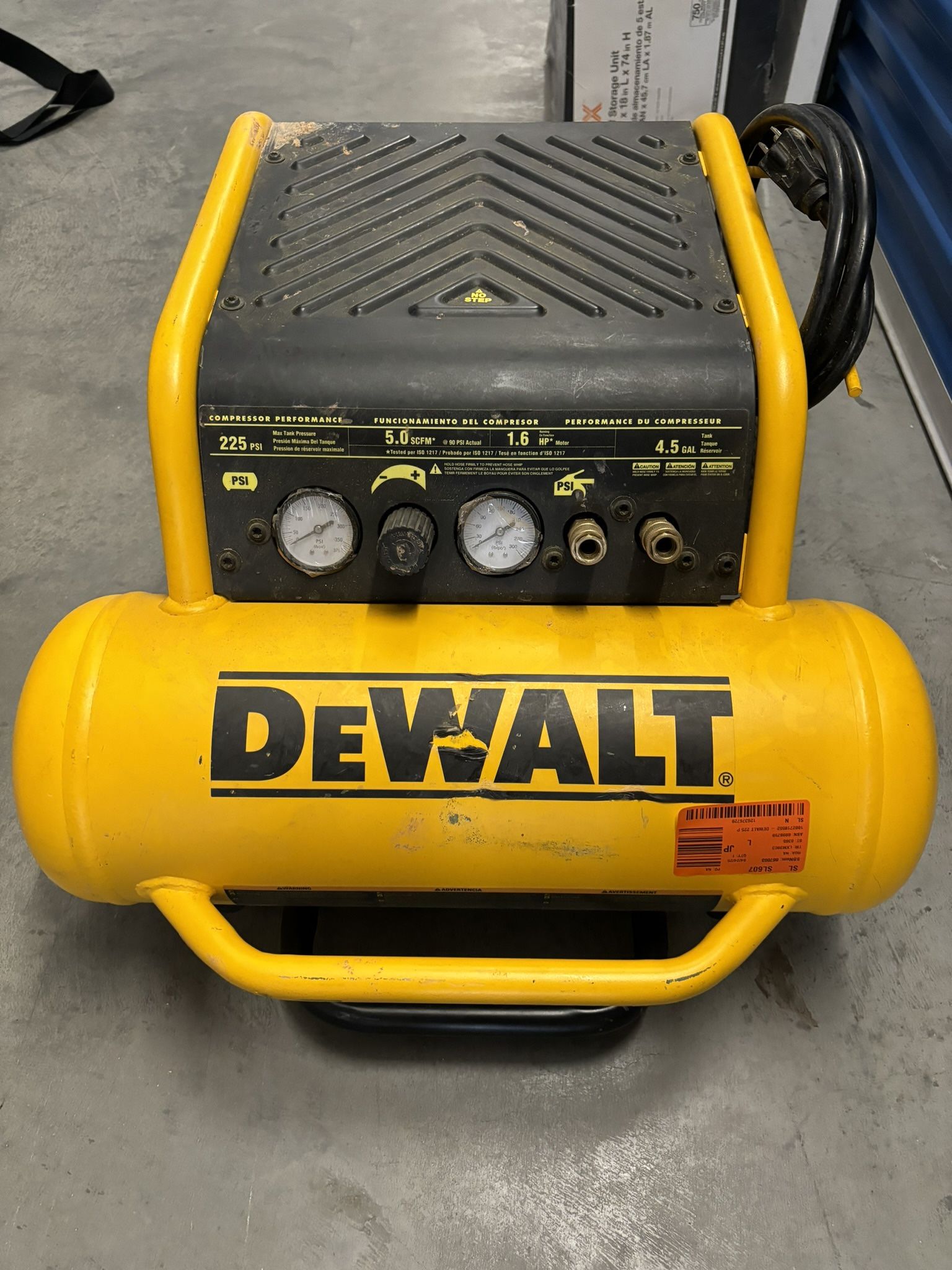 DEWALT 4.5 Gal. Portable Electric Air Compressor