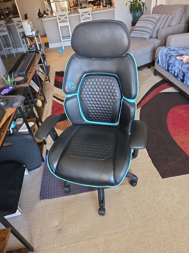 Super Comfortable Desk And Gaming Chair
