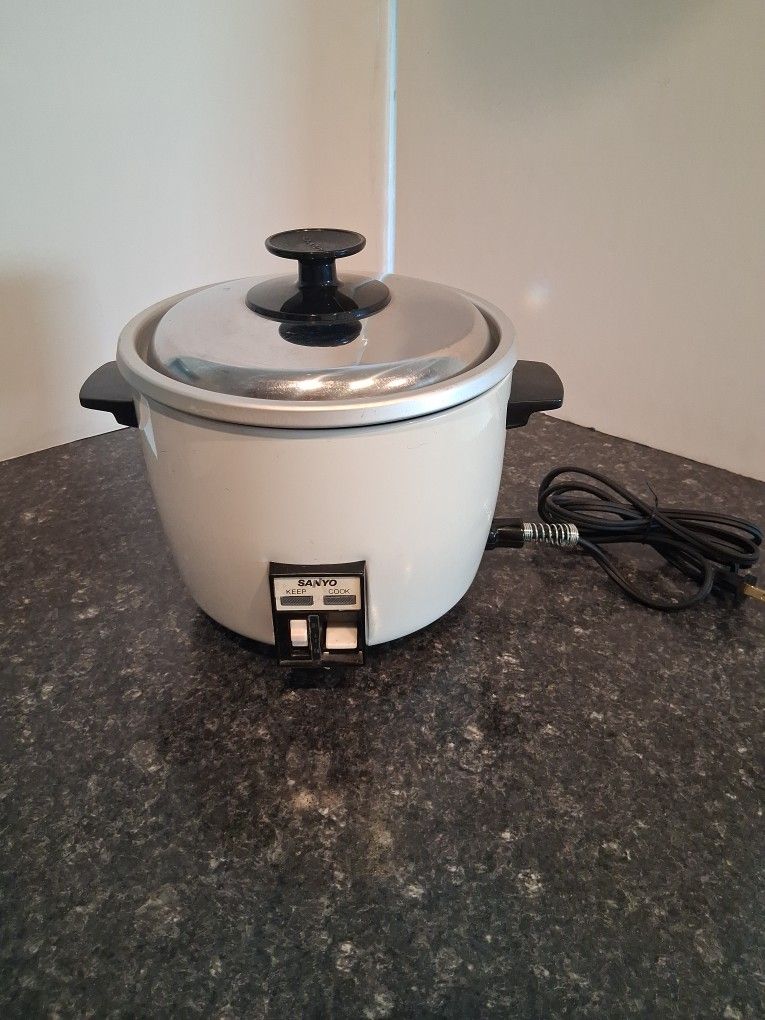 Sanyo Rice Cooker & Steamer Model EC-5 Electric