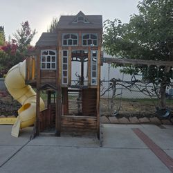 Outdoor Swing Set Playhouse