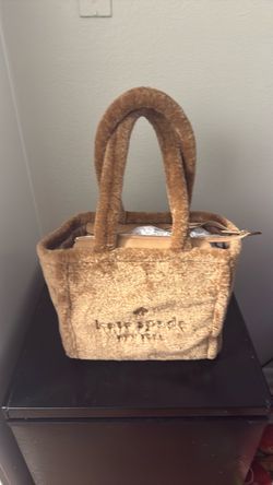 Large Kate Spade bag.
