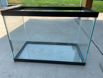 20 gallon fish tank w/supplies