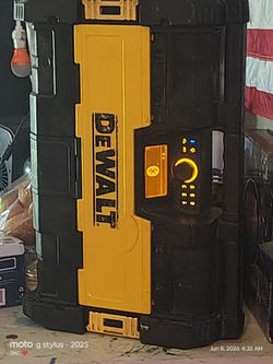 DeWalt ToughSystem Radio