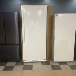 21.3 Cubic Ft. GE White Stand Up Freezer🔥🔥🔥 Huge Storage Mega Capacity