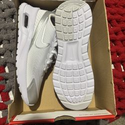 Women’s Nike Size 7