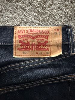 Black Levi’s 501s 31x32