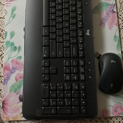 Logo Keyboard With Mouse.  Wireless