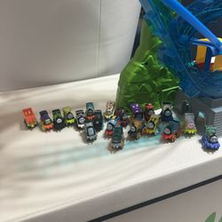 Thomas And Friends Mini Trains And Track