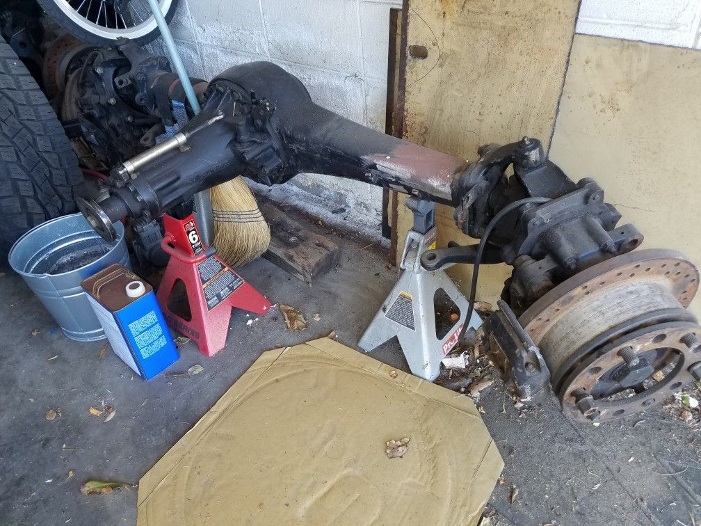 Mercedes Unimog 404 steering axle