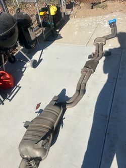BMW 325 exhaust system with resonators