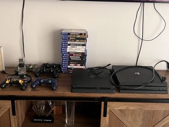PS4 Pro And Slim Bundle