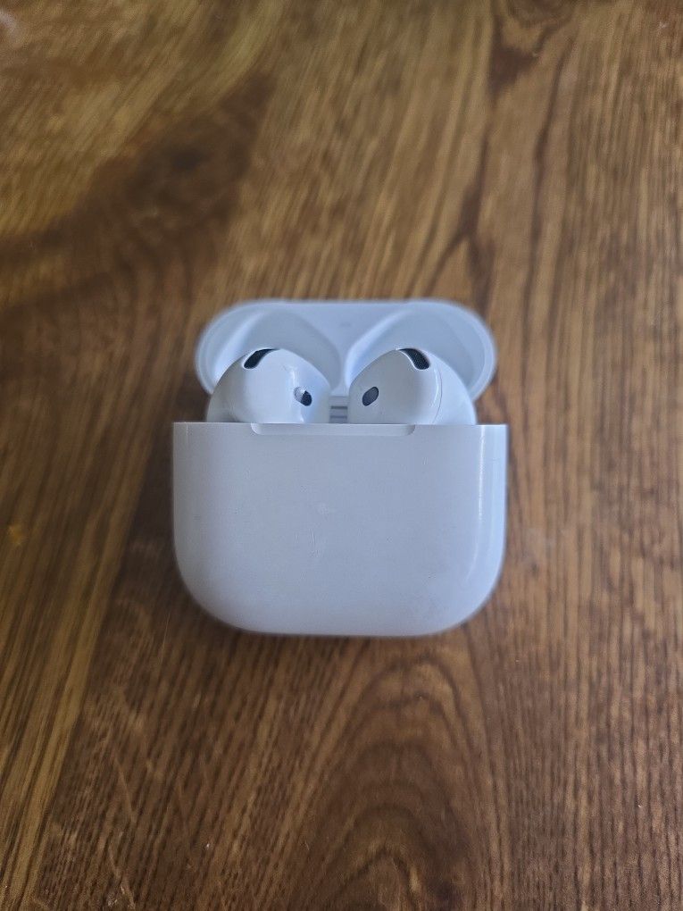 Apple AirPods 4