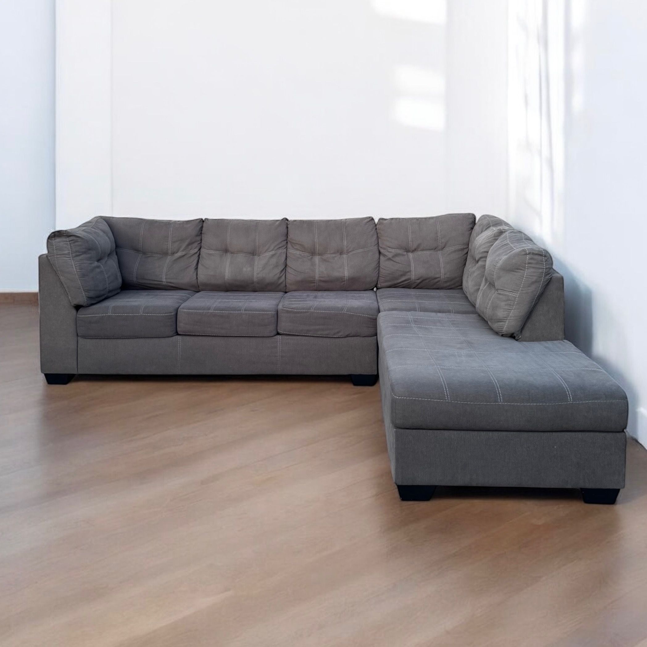 GREY SECTIONAL COUCH