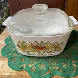 Corning Ware L'Echalote La Marjolaine Casserole dish with Lid