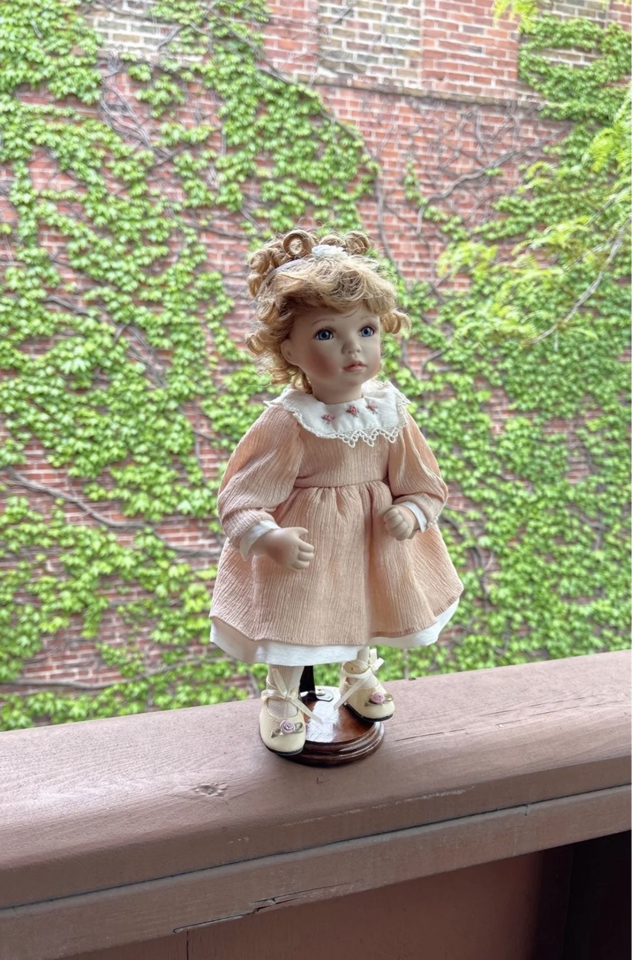 Geppeddo Collector Series Porcelain Doll