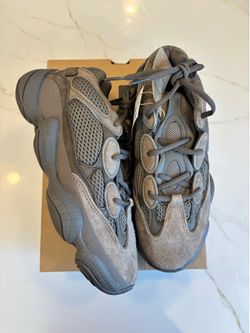 Brand new yeezy 500 clay size 9 men’s