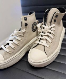 Converse All Star Chuck Taylor sneakers, size 6