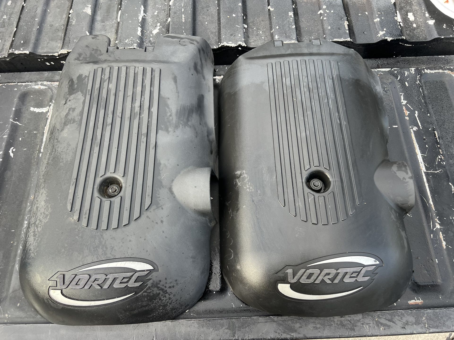 (2) CHEVY VORTEC ENGINE COVERS