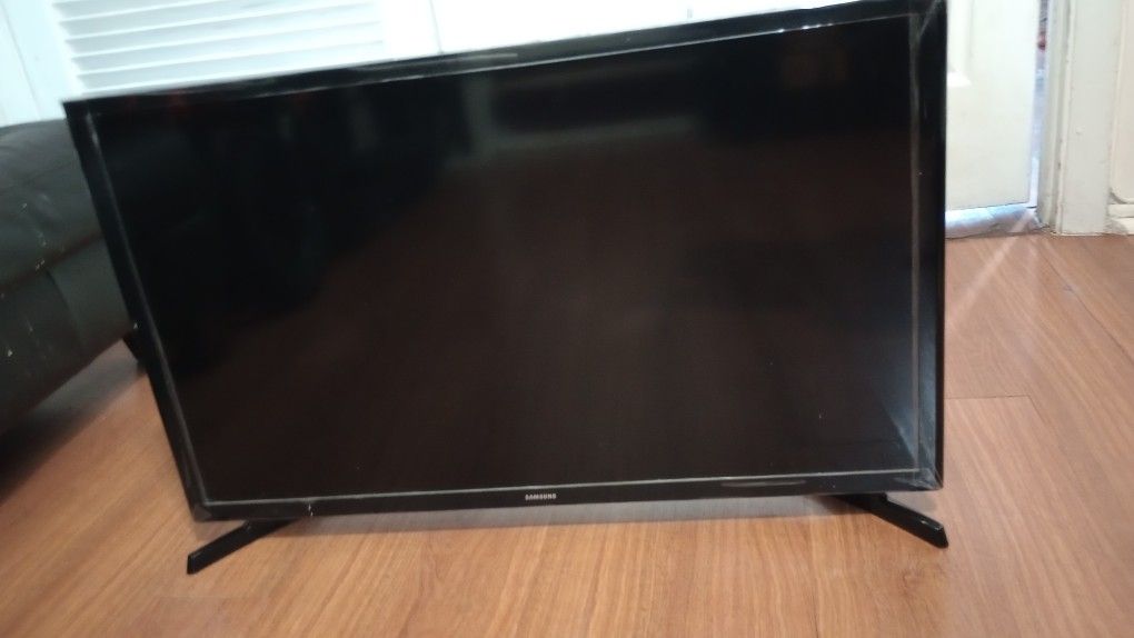 Samsung UN32J4000AF 32-inch Smart LED TV