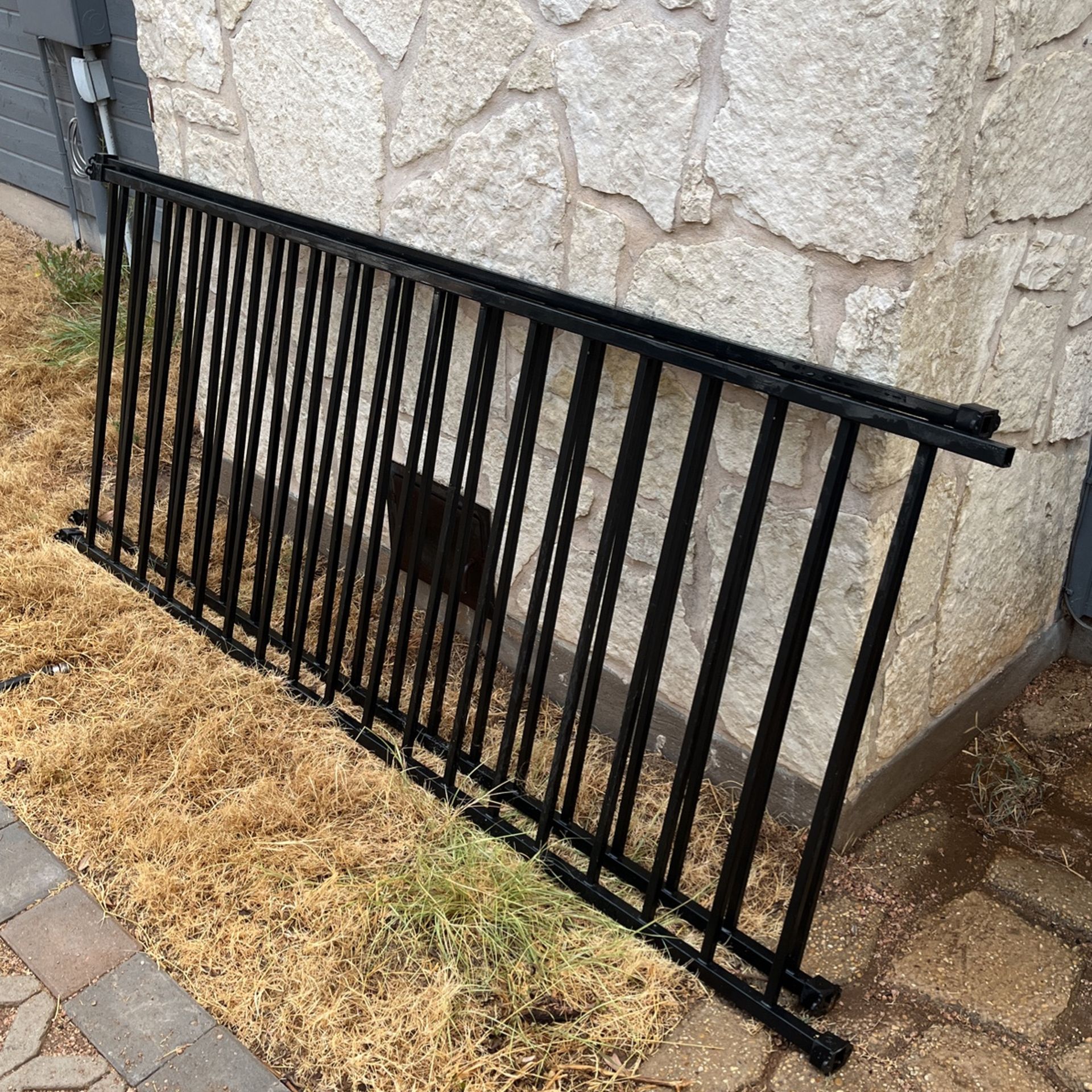 Metal Rails/ Barandal De Metal