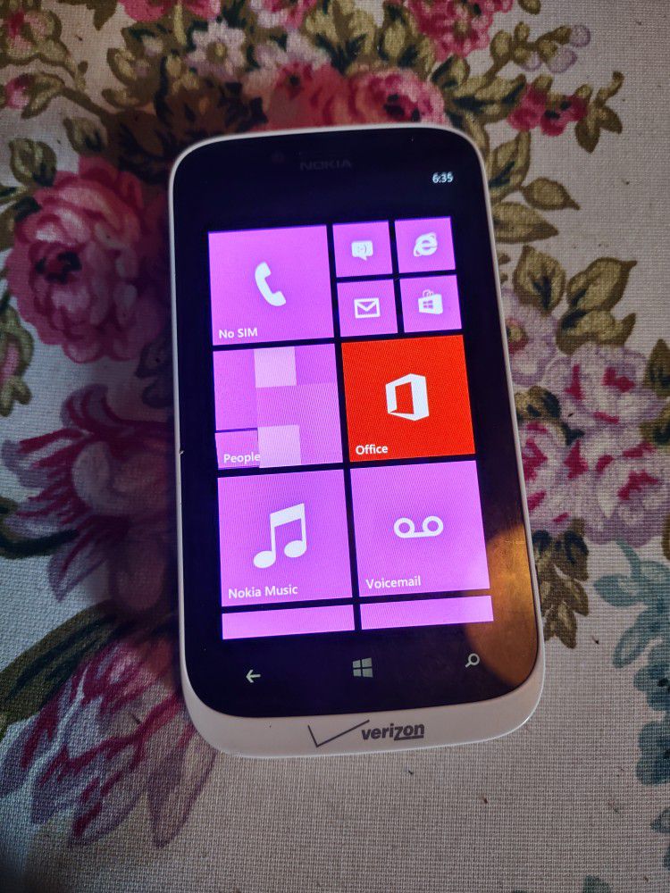 Smartphone (Nokia Lumia 822)
