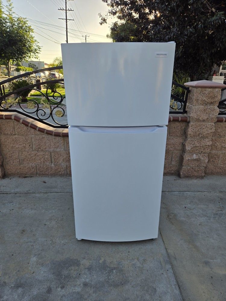 3MONTHS WARRANTY 28X29X60 FRIGIDAIRE FRIDGE 14CUFT WHITE