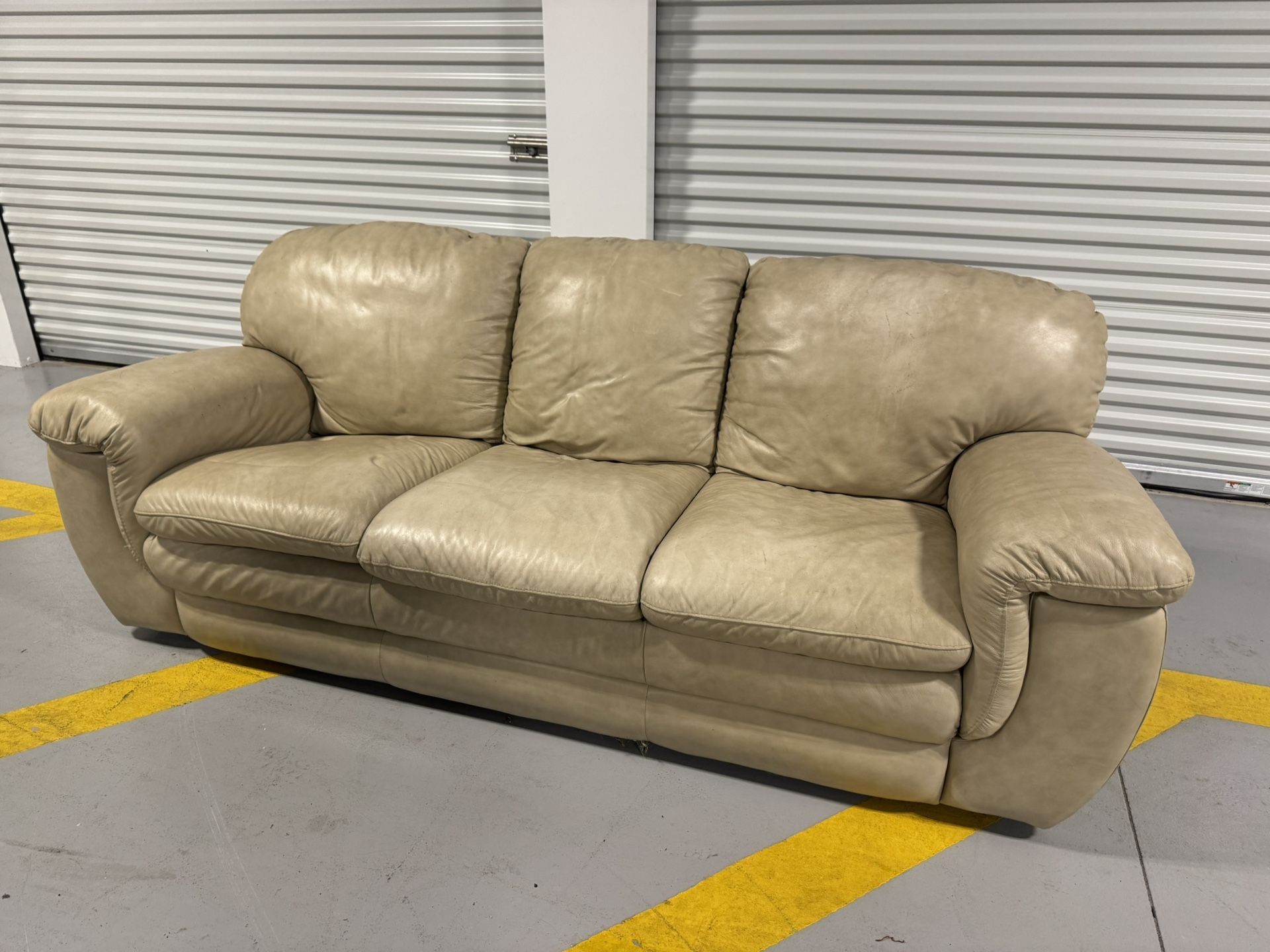 Pre owned Sectional Couches & Sofas For Sale
