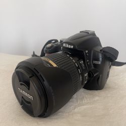 Nikon D5000 DSLR Camera with Tamron 18-270mm Lens